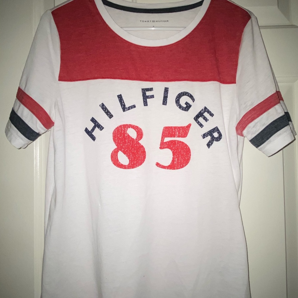 Tommy Hilfiger 85 Tee!!